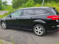 Gebraucht Ford Focus Titanium 125 PS (91 kW) 2017 Schwarz Kombi
