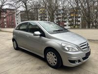 Gebraucht Mercedes B180 116 PS (85 kW) 2011 Silber Van / Kleinbus