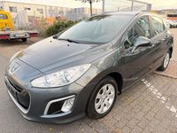 Gebraucht Peugeot 308 Active 120 PS (88 kW) 2012 Grau Limousine