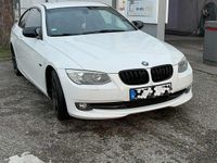 Gebraucht BMW 320 177 PS (130 kW) 2010 Weiß Limousine