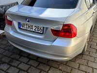 Gebraucht BMW 320 163 PS (119 kW) 2005 Silber Limousine