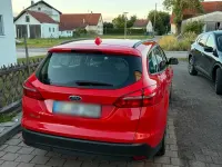 Gebraucht Ford Focus 105 PS (77 kW) 2017 Rot Kombi