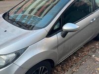 Gebraucht Ford Fiesta 90 PS (66 kW) 2009 Silber Kleinwagen