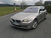 Gebraucht BMW 530 258 PS (189 kW) 2011 Gold Kombi