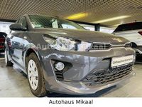 Gebraucht Kia Rio Edition 7 84 PS (61 kW) 2023 (prg) perennialgrau met. Limousine