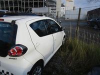 Gebraucht Toyota Aygo Cool 68 PS (50 kW) 2013 Weiß Kleinwagen