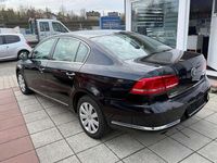 Gebraucht VW Passat Comfortline 105 PS (77 kW) 2013 Deep black perleffekt Limousine