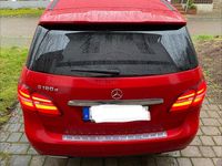 Gebraucht Mercedes B180 109 PS (80 kW) 2016 Rot Van / Kleinbus