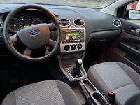 Gebraucht Ford Focus Style 116 PS (85 kW) 2006 Silber Limousine