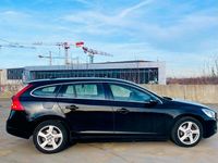 Gebraucht Volvo V60 163 PS (119 kW) 2011 Schwarz Kombi