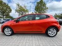 Używany Renault Clio V Evolution 91 KM (66 kW) 2025 Pomarańczowy Sedan/Limuzyna