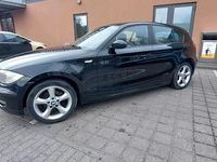 Gebraucht BMW 118 142 PS (104 kW) 2009 Schwarz Kleinwagen