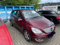 Gebraucht Mercedes B200 136 PS (100 kW) 2006 Rot Van / Kleinbus