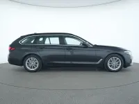 Gebraucht BMW 520 Sport Line 190 PS (139 kW) 2023 Schwarz Limousine