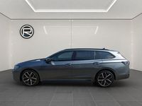 Gebraucht VW Passat R-line 150 PS (110 kW) 2024 Diabasgrau metallic / grenadi Kombi