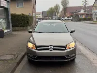 Gebraucht VW Passat 105 PS (77 kW) 2011 Gold Kombi
