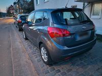 Gebraucht Kia Venga 128 PS (94 kW) 2011 Grau Kleinwagen