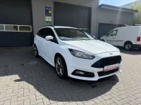 Używany Ford Focus ST 185 KM (136 kW) 2018 Biały Sedan/Limuzyna