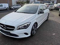 Gebraucht Mercedes CLA220 177 PS (130 kW) 2016 Calcitweiss/zirrusweiss Limousine