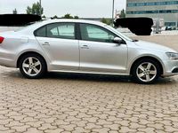 Gebraucht VW Jetta 150 PS (110 kW) 2011 Grau Limousine