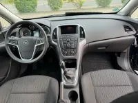 Gebraucht Opel Astra Selection 116 PS (85 kW) 2015 Grün Kombi