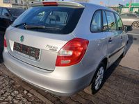 Gebraucht Skoda Fabia Classic 90 PS (66 kW) 2010 Brilliantsilber metallic Kombi