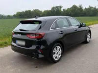 Gebraucht Kia Ceed Comfort 160 PS (117 kW) 2023 Schwarz Kleinwagen