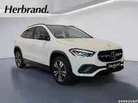 Gebraucht Mercedes GLA180 Progressive 136 PS (100 kW) 2021 Unilack polarweiß SUV
