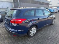 Gebraucht Ford Focus Trend 95 PS (69 kW) 2016 Blau Limousine