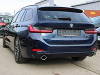Gebraucht BMW 318 Performance 150 PS (110 kW) 2022 Blau Limousine