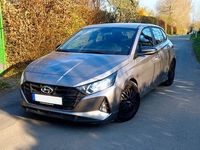 Gebraucht Hyundai i20 Select 84 PS (61 kW) 2022 Grau Kleinwagen