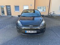 Gebraucht Ford Fiesta 60 PS (44 kW) 2010 Grau Kleinwagen