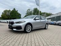 Gebraucht BMW 118 Advantage 150 PS (110 kW) 2021 Glaciersilber (metallic) Kleinwagen