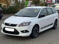 Gebraucht Ford Focus Ghia 125 PS (91 kW) 2010 Silber Kombi