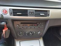 Gebraucht BMW 318 129 PS (94 kW) 2006 Silber Limousine