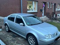 Usata VW Bora 105 CV (77 kW) 2002 Argento Berlina