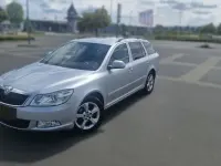 Gebraucht Skoda Octavia Family 105 PS (77 kW) 2011 Grau Kombi