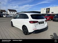 Gebraucht Mercedes B180 Progressive 136 PS (100 kW) 2024 Unilack polarweiß Van / Kleinbus
