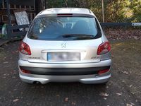 Gebraucht Peugeot 206+ 60 PS (44 kW) 2010 Silber Kleinwagen