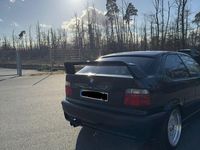 Gebraucht BMW 323 M Sport 170 PS (125 kW) 1997 Schwarz Limousine