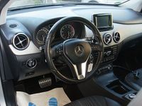 Gebraucht Mercedes B180 122 PS (89 kW) 2014 Silber Van / Kleinbus