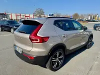 Używany Volvo XC40 Plus 163 KM (119 kW) 2024 Beżowy SUV