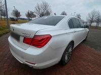 Gebraucht BMW 740L 330 PS (242 kW) 2010 Weiß Limousine