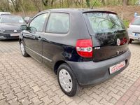 Gebraucht VW Fox 54 PS (39 kW) 2010 Schwarz Kleinwagen