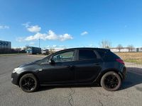 Gebraucht Opel Astra Design Edition 87 PS (63 kW) 2011 Schwarz Kleinwagen