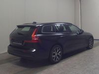 Gebraucht Volvo V60 163 PS (119 kW) 2022 Black solid stone / solid Kombi
