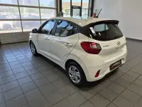 Gebraucht Hyundai i10 Select 67 PS (49 kW) 2022 Weiß Kleinwagen