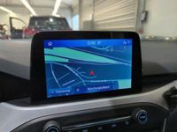 Gebraucht Ford Focus Cool & Connect 120 PS (88 kW) 2020 Weiß Limousine