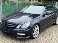 Gebraucht Mercedes E350 AMG line 265 PS (194 kW) 2010 Blau Limousine