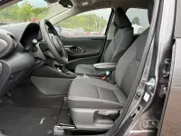 Neu Toyota Yaris Hybrid 116 PS (85 kW) 2026 Grau Limousine